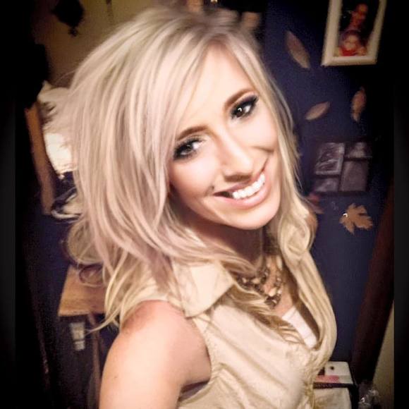 Meet your Posher, Cindy - Picture 1 of 1